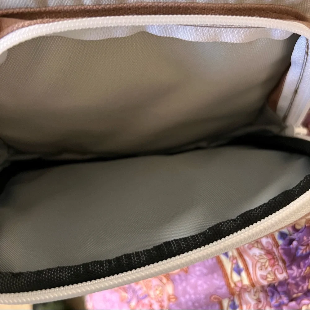 Kavu Green Cream and Brown Crossbody Sling Pack
